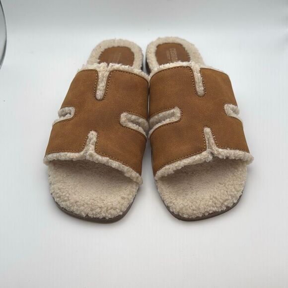 CUSHIONAIRE Women's Cozy Faux Shearling Lined Slide Sandal SIZE 8 WHISKEY PREOWN - Picture 2 of 9